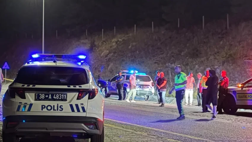 Bisiklet kazasi can aldi melikgazi belediyesi ozel kalem muduru olay yerinde hayatini kaybetti zTryccJJ