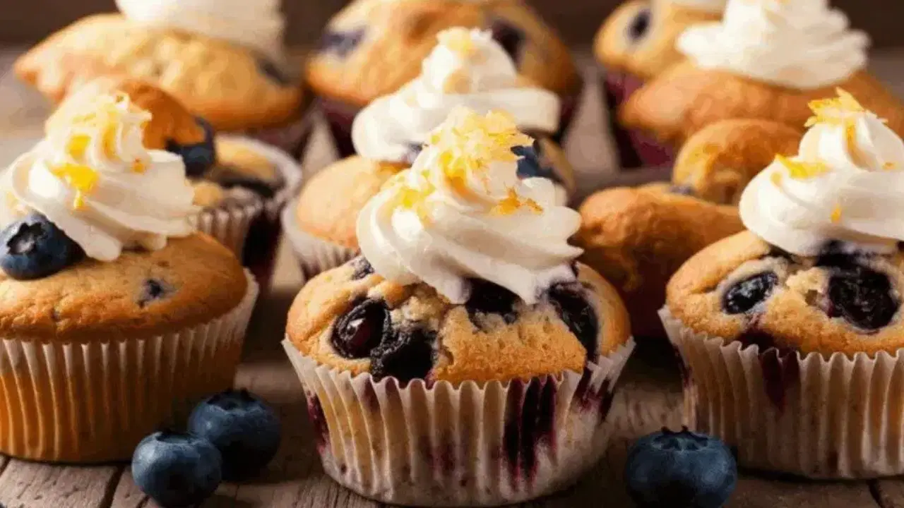 Cay saatlerine ozel nefis tarif yaban mersinli muffin nasil yapilir fgsOLWN1